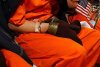 Pentagonul a lansat fotografii secrete, nemaivăzute până acum, ale deținuților din Guantanamo Bay 773366
