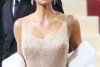 Kim Kardashian, acuzată că a deteriorat celebra rochie a actriţei Marilyn Monroe împrumutată pentru Met Gala 2022 773966