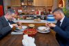 Ambasadorul Israelului, E.S. David Saranga, găteşte alături de Ştefan Lungu în ediţia 7 "Gătit la costum", sezonul 2 | "O dată pe săptămână mă întâlnesc cu un papanaş" 775343