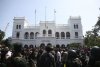 Cum le-a tras clapa protestatarilor președintele fugar din Sri Lanka | Noua sa destinație 779163
