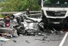 Accident deosebit de grav pe Valea Oltului | Mamă cu copil în brațe morți pe bancheta din spate a mașinii distruse 786088