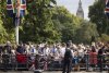 Cozi kilometrice la Westminster Hall | Oamenii aşteaptă ore în şir pentru a aduce un ultim omagiu Reginei Elisabeta a II-a 789797