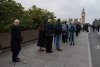 Cozi kilometrice la Westminster Hall | Oamenii aşteaptă ore în şir pentru a aduce un ultim omagiu Reginei Elisabeta a II-a 789801