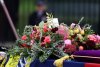 Ce scrie pe biletul așezat între florile de pe sicriul Reginei Elisabeta a II-a. Mesajul este semnat de Regele Charles 790281