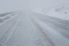 Viscol și zăpadă pe Transalpina. Drumarii intervin  792862