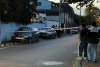 Străzi închise în Bucureşti, după ce un tânăr şi-a bătut tatăl, s-a baricadat în casă, iar când i-a văzut pe mascaţi s-a urcat pe acoperiş 796400