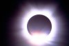 Cum ne uităm la eclipsa de soare, dacă nu avem ochelari speciali. Adrian Şonka: "Îți trebuie două coli de hârtie" 796491