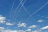 Ce sunt liniile albe de pe cer şi cine "le pulverizează"? Autoritatea Aeronautică, răspuns oficial pentru un deputat român 798405
