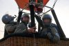 Parașutiștii Jandarmeriei Române, salturi în premieră din balonul cu aer cald, în Cehia 801033