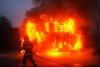 O dubă a luat foc în Prahova, pe DN 1B: Șoferul și pasagerul autoutilitarei, salvaţi în ultima clipă 804089