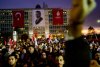 Mii de persoane au ieșit în stradă la Istanbul, alături de partidele de opoziţie, după condamnarea primarului Ekrem Imamoglu 805795