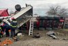 Un camion-cisternă cu zeci de tone de sodă caustică s-a răsturnat în Râmnicu Vâlcea  | Un șofer a rămas încarcerat 809944
