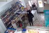 Un hoţ a ameninţat şi rănit cu un cuţit o angajată într-un magazin din Galaţi 812511