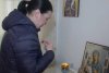 Icoanele puse de un bărbat din Buzău în camera soacrei sale au început "să plângă" cu mir 815992