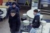 Scandal cu bătaie şi amenințări cu pistolul într-un fast food din Bucureşti. Poliţiştii caută cinci suspecţi 817392