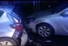 Doi bărbați beți au lovit cu o mașină trei autoturisme parcate în București. Jandarmii i-au prins când voiau să fugă 820009