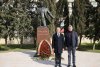 Marcel Ciolacu a depus flori la monumentul lui George Enescu din Baku 820084