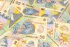 Zeci de mii de români ar putea primi noi vouchere care se pot preschimba în bani. Care sunt condiţiile şi de când se acordă 820143