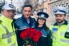 Cerere în căsătorie de Ziua Femeii, după o oprire în trafic a polițiștilor de la Rutieră, în Neamț. Viitorul mire a organizat surpriza cu agenții 821691