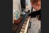 Imagini incredibile cu Alexia! | Fata cu brațele replantate a început să cânte la pian: "Câtă forţă și dorinţă de viaţă" 822529