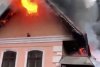 Incendiu puternic în Braşov. O casă a fost mistuită de flăcări, iar proprietarul a fost mușcat de câinele panicat 823167