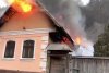 Incendiu puternic în Braşov. O casă a fost mistuită de flăcări, iar proprietarul a fost mușcat de câinele panicat 823175