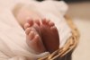 Bebeluş microsom, născut de o româncă de 19 ani la maternitatea din Botoşani 826050