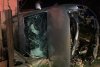 Un şofer de 20 de ani a intrat cu maşina într-un cap de pod, a lovit două curţi şi apoi s-a răsturnat, în apropiere de Buzău 826299