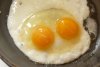 Cum apar ouăle cu două gălbenuşuri şi cât sunt de sănătoase 828051
