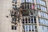Cum arată un bloc din Kiev după bombardamentul rusesc cu drone | Primarul Kliciko privește în gol prin peretele spulberat 832656
