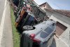 Un TIR încărcat cu mașini s-a răsturnat în Hunedoara. Opt autoturisme noi au fost distruse complet  833413