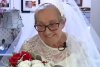 O femeie de 77 de ani a decis să se mărite cu ea însăşi. "Mi-am dorit dintotdeauna. De ce nu?" 834882