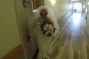 O femeie de 77 de ani a decis să se mărite cu ea însăşi. "Mi-am dorit dintotdeauna. De ce nu?" 834885