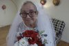 O femeie de 77 de ani a decis să se mărite cu ea însăşi. "Mi-am dorit dintotdeauna. De ce nu?" 834887