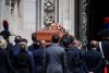 Româncă de 21 de ani, arestată la Milano în timpul funeraliilor lui Silvio Berlusconi. Ce a vrut să fure tânăra 840375