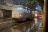 Cod portocaliu de furtună în București: Linii de tramvai blocate și copaci căzuţi pe mașini 844681