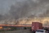 Incendiu puternic la marginea Ploieștiului, provocat de un fulger. Traficul este restricționat pe DN1 845288