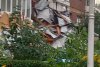 Furtuna puternică a făcut prăpăd în Hunedoara. Maşini distruse, copaci smulşi și acoperişuri luate de vânt 846101