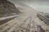 Furtună puternică în Masivul Parâng, cu grindină și scurgeri de pietre de pe versanți. Carosabilul, acoperit de un strat de gheață 846434