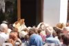 Imaginile umilinţei la o biserică din Pitești. Oamenii s-au călcat în picioare pentru o icoană şi o pungă cu mâncare 847688