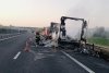 Un TIR s-a "topit" într-un incendiu puternic, pe autostrada A1, între Timişoara şi Deva 847776
