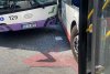 Două autobuze s-au ciocnit, după ce unuia i-ar fi cedat frânele, în Pitești 853066