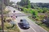 "Un real pericol public". Șofer filmat când forțează și rupe bariera de la o trecere la nivel cu calea ferată, în Prahova 854146