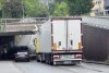 Ghinion curat pentru un şofer român, rămas cu TIR-ul blocat într-un pasaj din Zurich  855775