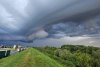 "Sunt prevestitori de furtună şi instabilitate atmosferică accentuată" | Elena Mateescu, despre norii Shelf-Cloud, surprinşi pe cerul României. Prognoza meteo actuliazată  856368