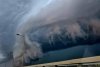 "Sunt prevestitori de furtună şi instabilitate atmosferică accentuată" | Elena Mateescu, despre norii Shelf-Cloud, surprinşi pe cerul României. Prognoza meteo actuliazată  856369