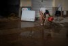 Spania își numără victimele după potop: oameni dispăruți, poduri distruse, linii de metrou și de tren înecate de ape 856326