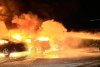 Trei mașini au fost distruse de flăcări, în urma unui incendiu provocat la miezul nopţii, în localitatea Ștei 864105