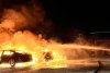 Trei mașini au fost distruse de flăcări, în urma unui incendiu provocat la miezul nopţii, în localitatea Ștei 864106