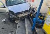 Accident grav în Pitești între două mașini! Unul dintre șoferi a ricoşat într-o stație GPL 864993